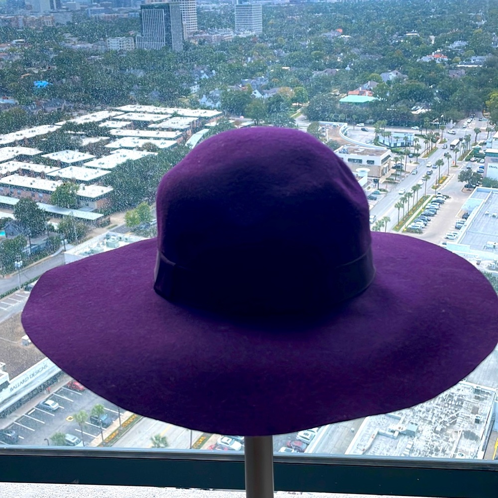 Felt Hat in Eggplant